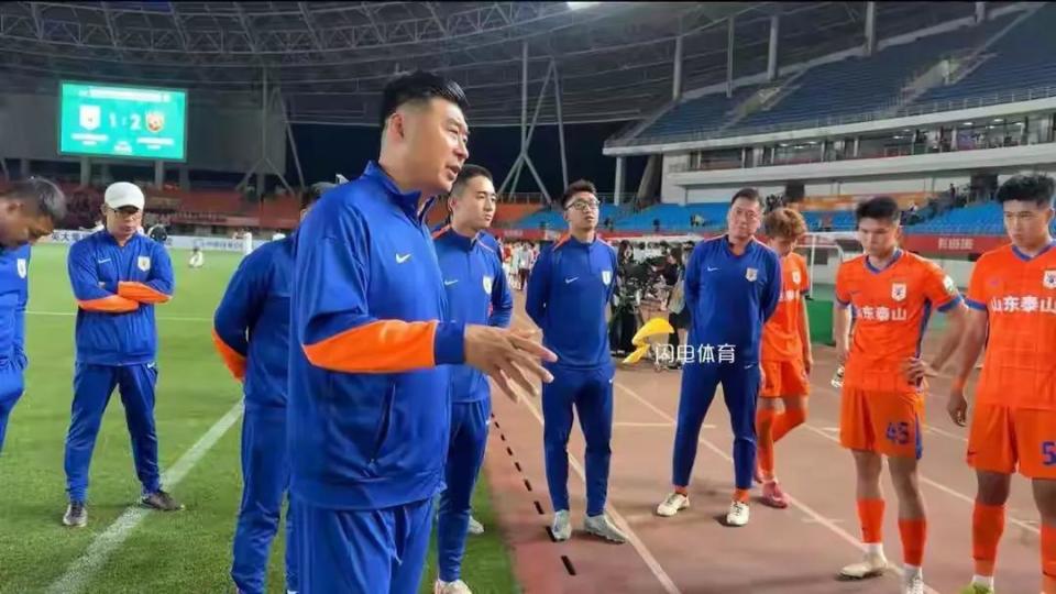 两大中后卫